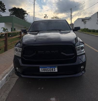 RAM 1500 5.7 V8 GASOLINA LIMITED NIGHT EDITION CD 4X4 AUTOMÁTICO